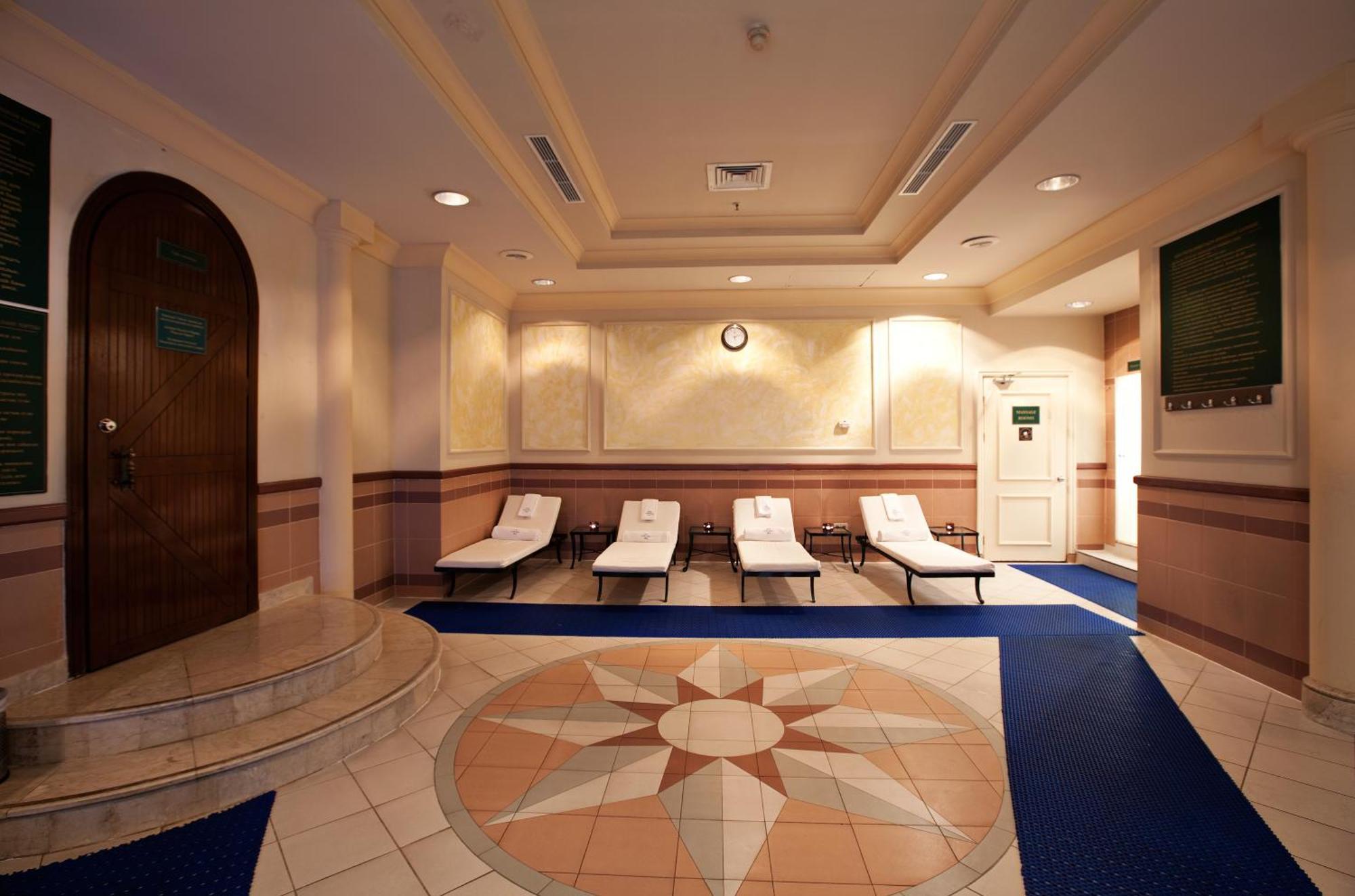 Intercontinental Almaty By Ihg Hotell Exteriör bild